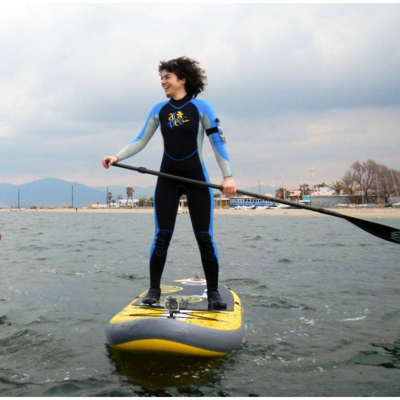 Στολή νεοπρενίου 2,5mm ολόσωμη γυναικεία μαύρη-γαλάζια Aropec (surf475)