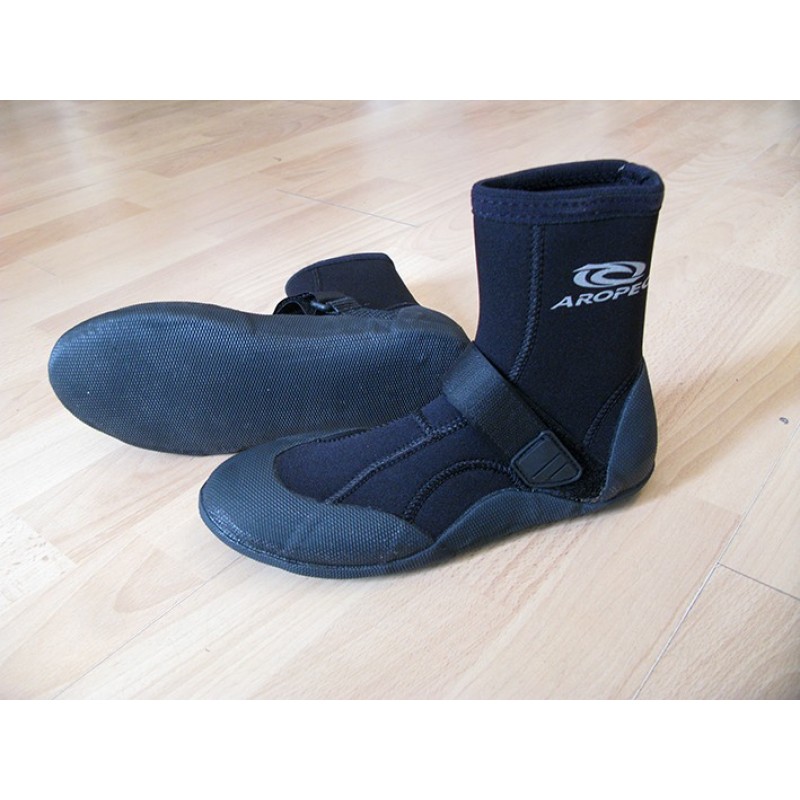 Μποτάκια Νεοπρέν 4mm Aropec (surfSF-20HS-4MM-BK)